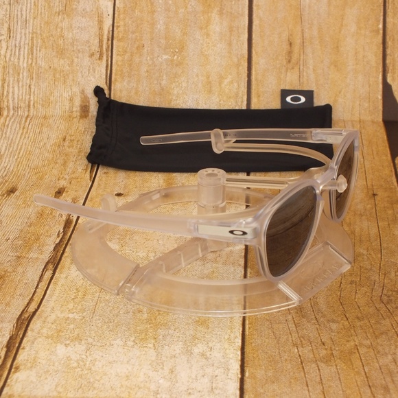 NEW Oakley Latch Matte Clear/Black Iridium UNISEX - Picture 5 of 8